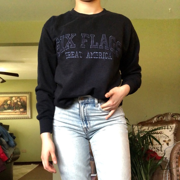 Tops - six flags pullover - vintage looking
